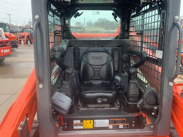 Image of Kubota SSV75 equipment image 4