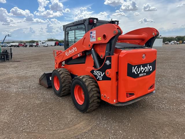 Image of Kubota SSV75 equipment image 2