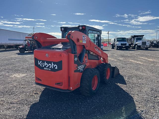 Image of Kubota SSV75 equipment image 2
