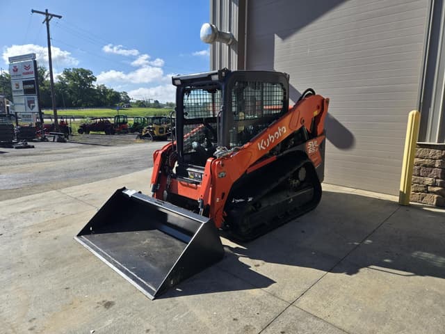 Image of Kubota SVL65-2 equipment image 2