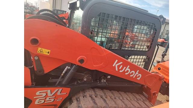 Image of Kubota SVL65-2 equipment image 3