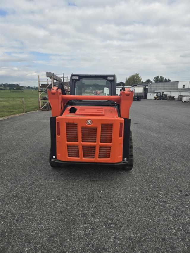 Image of Kubota SVL65-2 equipment image 2