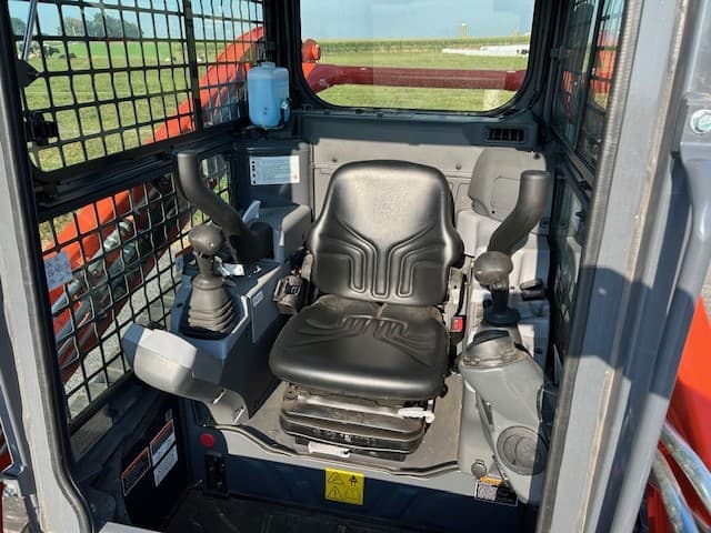 Image of Kubota SVL65-2 equipment image 3