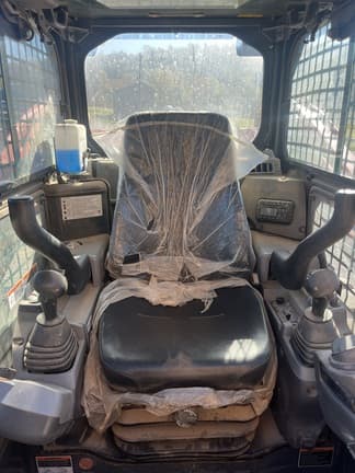 Image of Kubota SVL75 equipment image 4