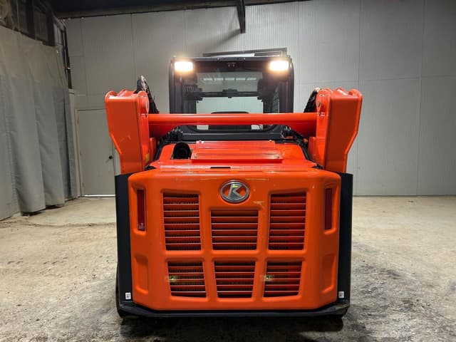 Image of Kubota SVL75-2 equipment image 2