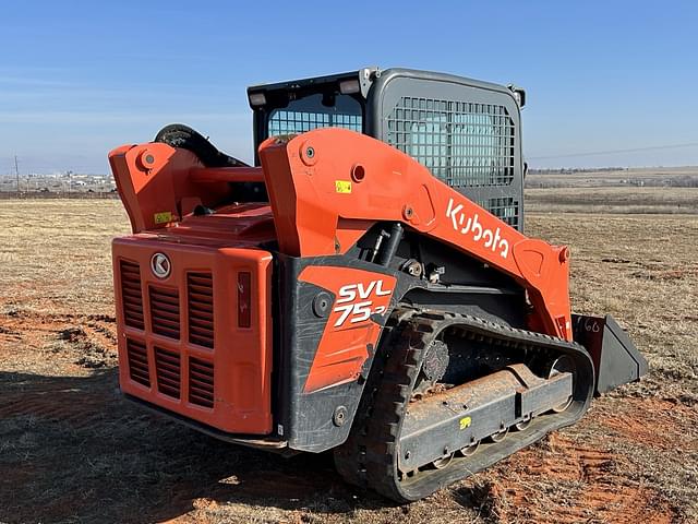 Image of Kubota SVL75-2 equipment image 2