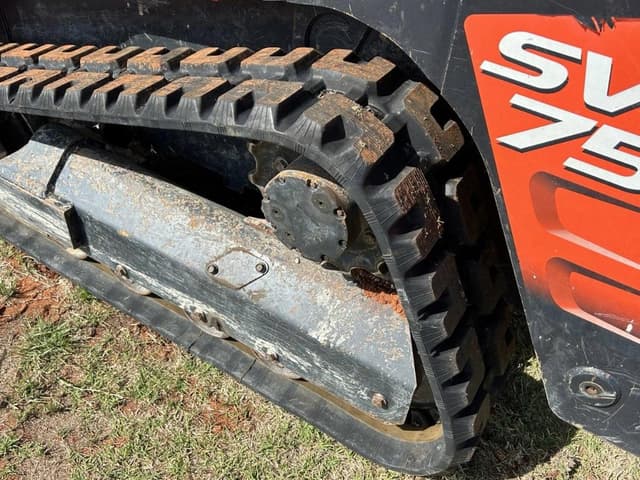 Image of Kubota SVL75-2 equipment image 4