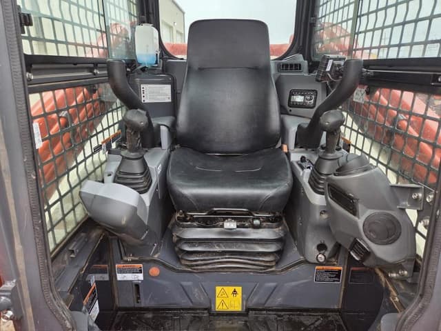 Image of Kubota SVL75-2HFWC equipment image 2