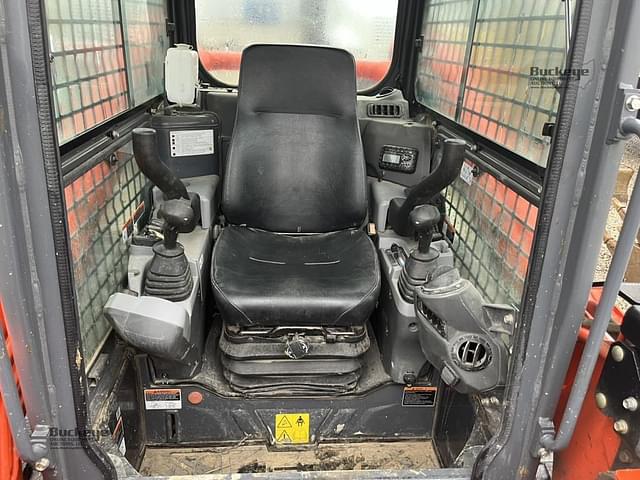 Image of Kubota SVL75 equipment image 4