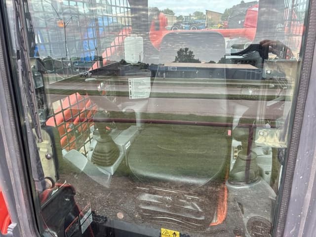 Image of Kubota SVL97-2 equipment image 4