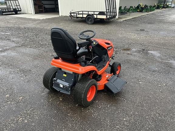 Image of Kubota T2290 equipment image 3