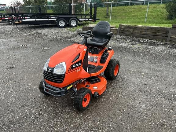 Image of Kubota T2290 equipment image 2