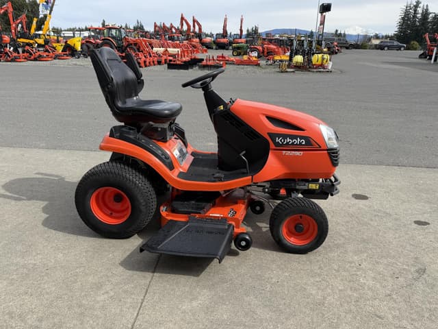Image of Kubota T2290 equipment image 4