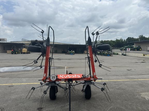 Image of Kubota TE4052T equipment image 3