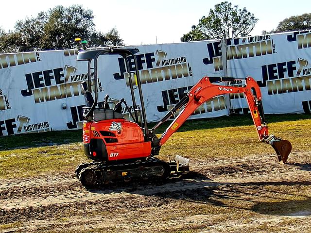 Image of Kubota U17 equipment image 3