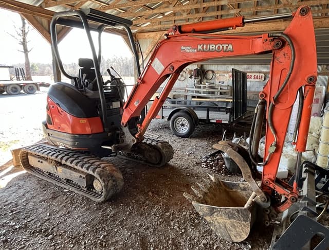 Image of Kubota U25 equipment image 1