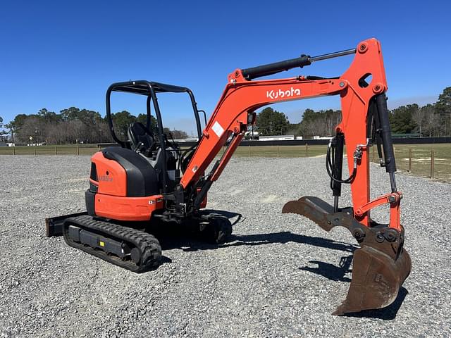 Image of Kubota U35-4 equipment image 4