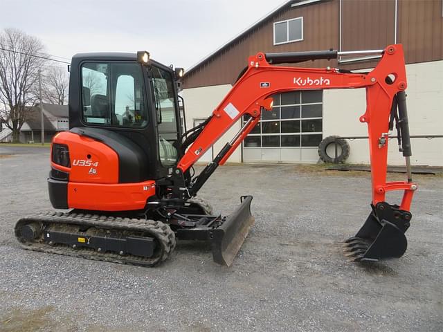 Image of Kubota U35-4 equipment image 1