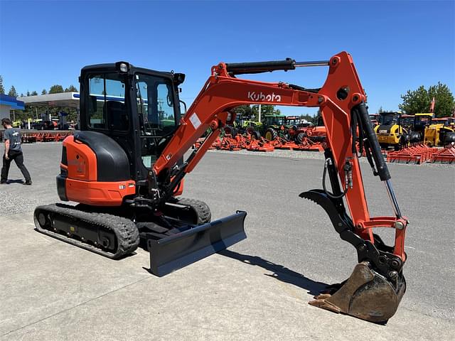 Image of Kubota U35-4 equipment image 3