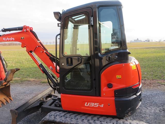 Image of Kubota U35-4 equipment image 4