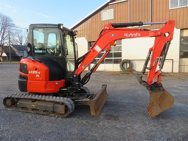 Image of Kubota U35-4 equipment image 1