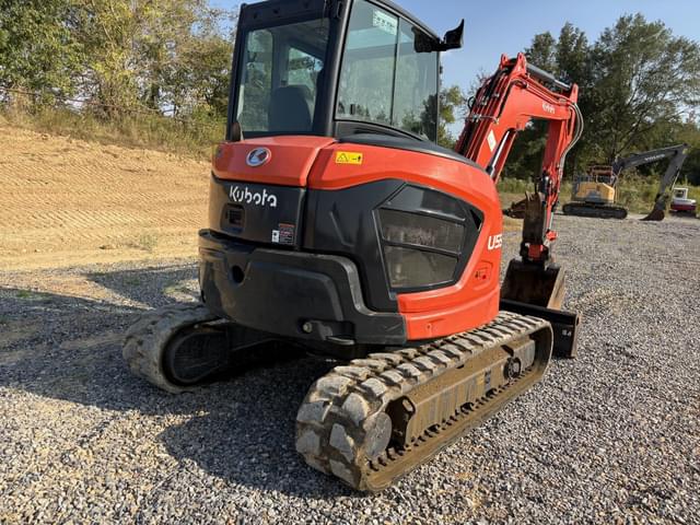 Image of Kubota U55-5 equipment image 4