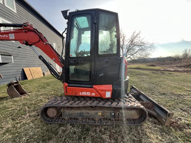 Image of Kubota U55-5 equipment image 4