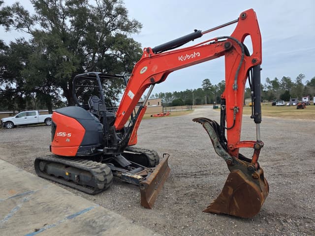 Image of Kubota U55-5 equipment image 2