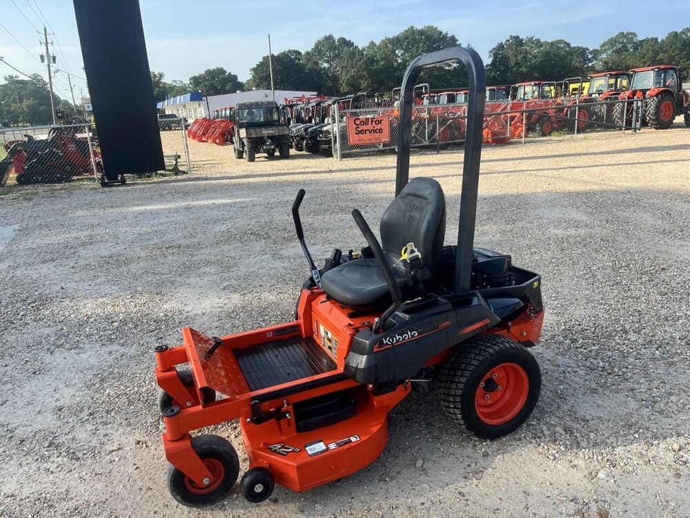 Main image Kubota Z231