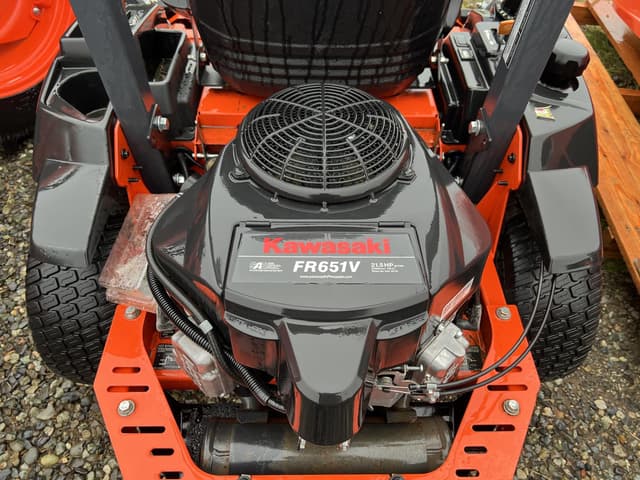 Image of Kubota Z231 equipment image 4