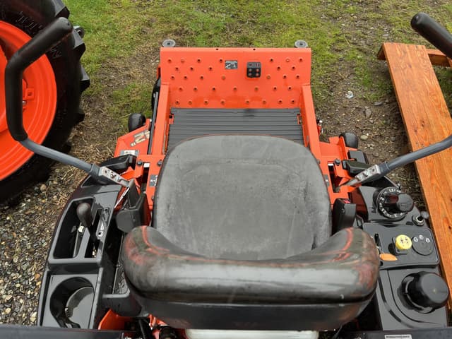 Image of Kubota Z231 equipment image 3