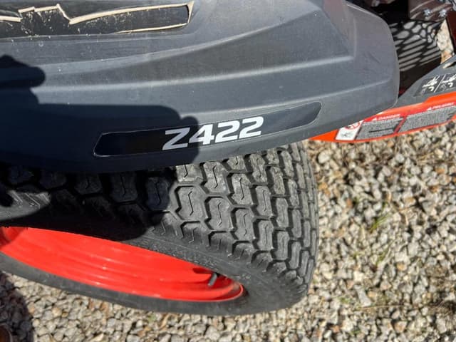 Image of Kubota Z422 equipment image 3