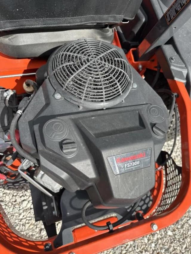 Image of Kubota Z422 equipment image 2