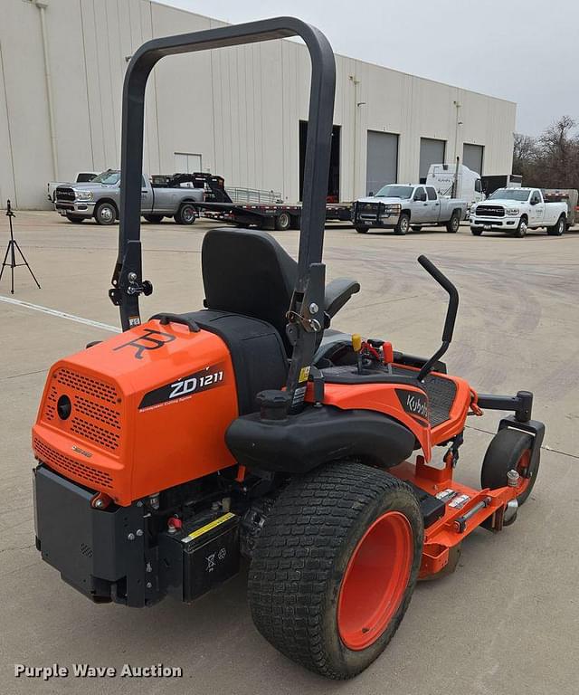 Image of Kubota ZD1211 equipment image 4