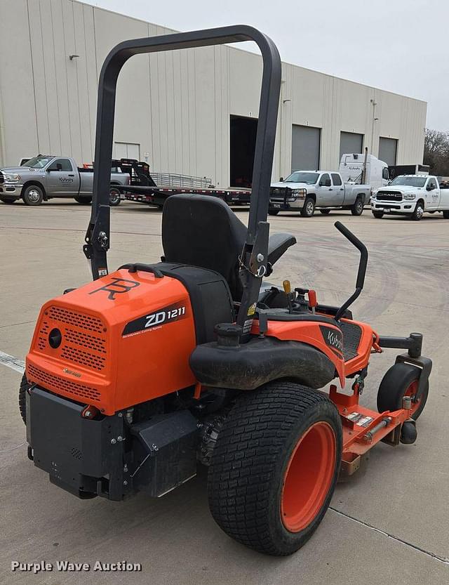 Image of Kubota ZD1211 equipment image 4