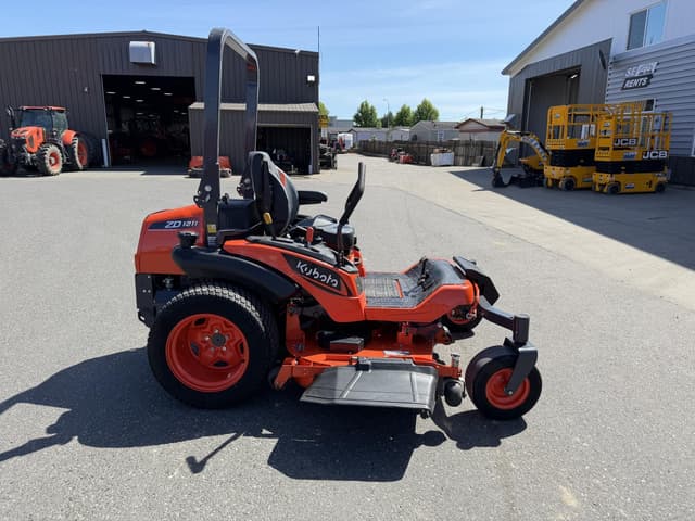 Image of Kubota ZD1211L equipment image 4