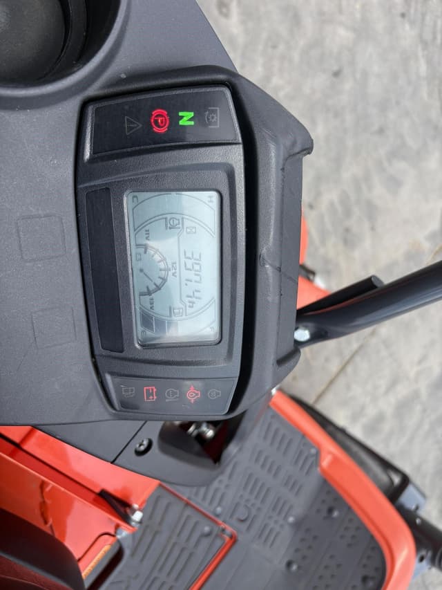 Image of Kubota ZD1211L equipment image 3