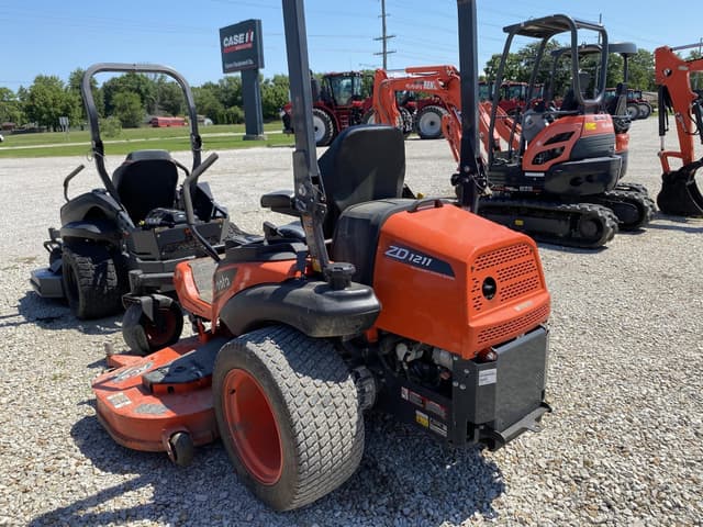 Image of Kubota ZD1211L equipment image 2