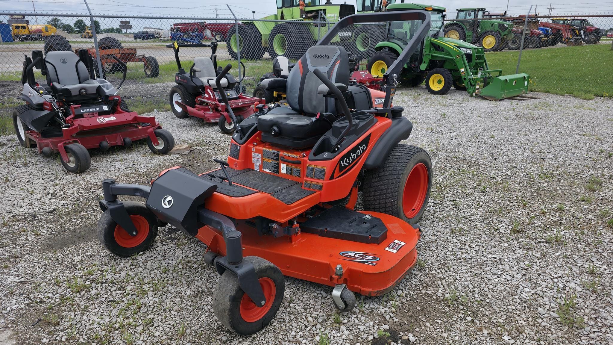 Main image Kubota ZD1211L