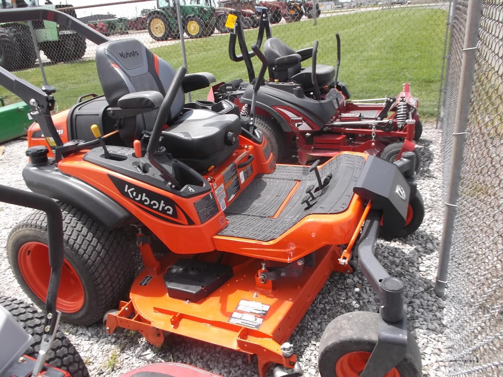 Main image Kubota ZD1211L