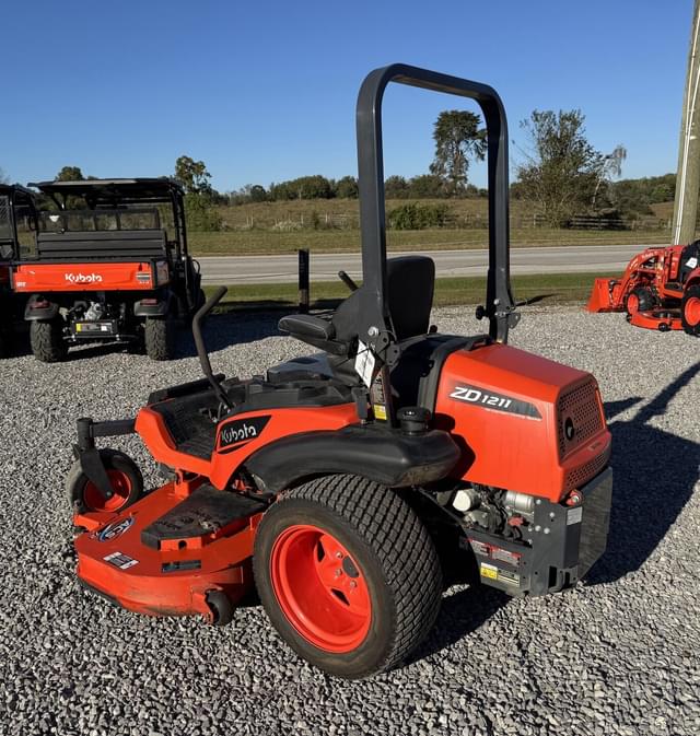 Image of Kubota ZD1211L equipment image 2