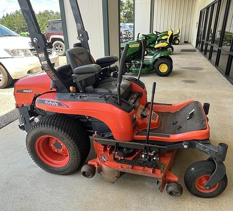 Image of Kubota ZG227 equipment image 1