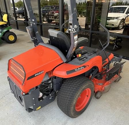 Image of Kubota ZG227 equipment image 4