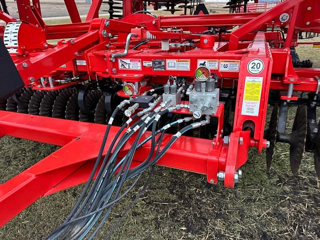 Image of Kuhn Excelerator XT 8010 equipment image 3