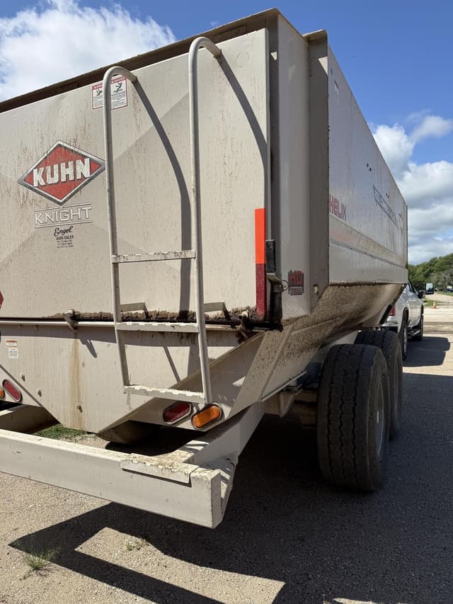 Image of Kuhn Knight RC260T - Hay and Forage | Grinders/Mixers  equipment image 2