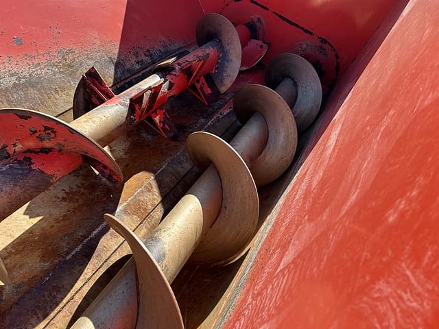 Image of Kuhn Knight SL118 equipment image 3