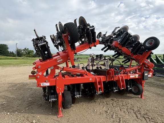Image of Kuhn Krause Gladiator 1210M-1230F equipment image 4