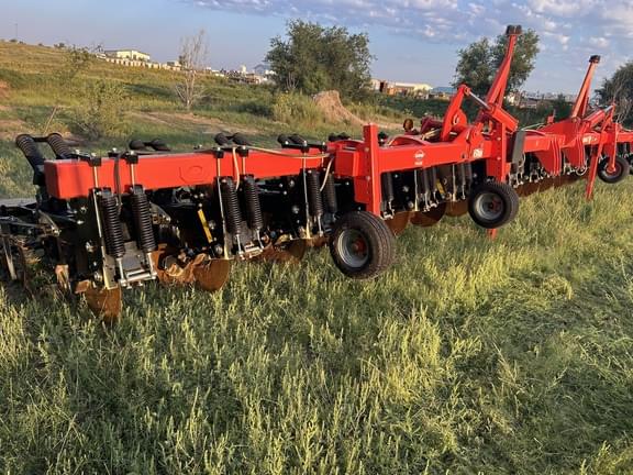 Image of Kuhn Krause Gladiator 1210M equipment image 2