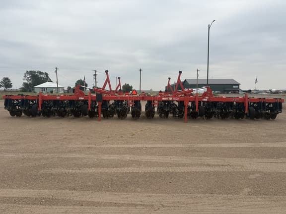 Image of Kuhn Krause Gladiator 1210M equipment image 2