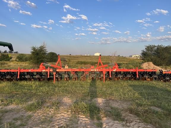 Image of Kuhn Krause Gladiator 1210M equipment image 1